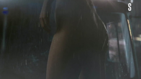 Pic: Lyubov Aksenova in Zhit zhizn