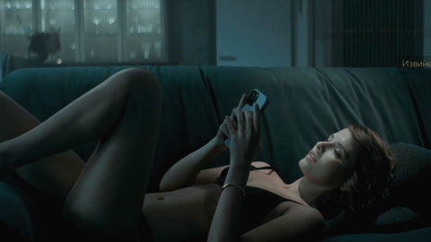 Pic: Lyubov Aksenova in Zhit zhizn