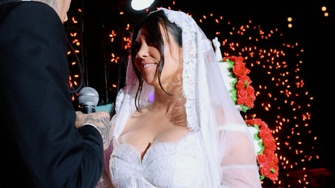 Pic: Kourtney Kardashian in 'Til Death Do Us Part Kourtney & Travis