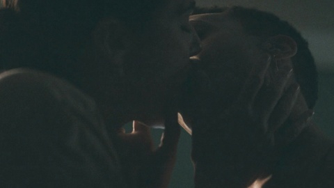Pic: Britne Oldford in Dead Ringers