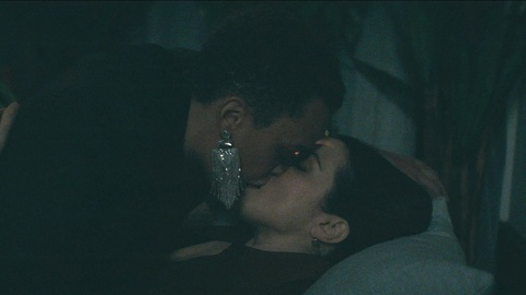 Pic: Britne Oldford in Dead Ringers