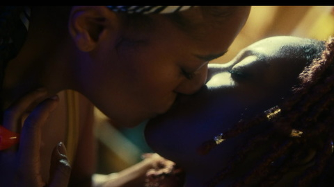 Pic: Larissa Sirah Herden in Para - We Are King