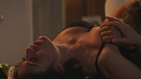 Pic: Lizzy Caplan in Fatal Attraction