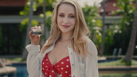 Pic: Emily Tennant in Influencer