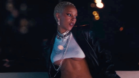 Pic: Doja Cat in Attention