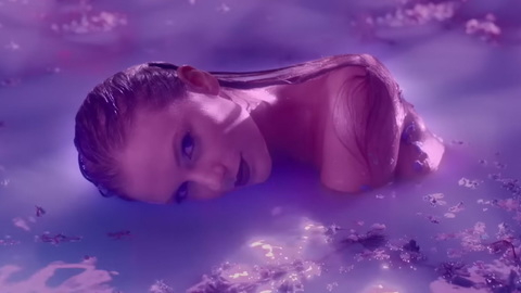 Pic: Taylor Swift in Lavender Haze