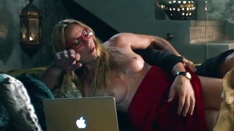 Pic: Diana Mórová in Scumbag