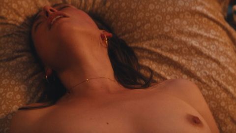 Pic: Gaite Jansen in Happy Ending