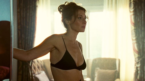 Pic: Ari Graynor in Winning Time: The Rise of the Lakers Dynasty