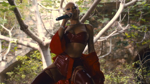 Pic: Doja Cat in Victoria's Secret: The Tour '23