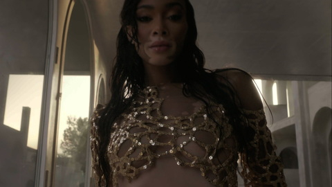 Pic: Winnie Harlow in Victoria's Secret: The Tour '23