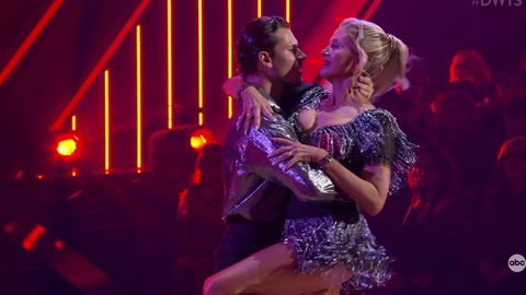 Pic: Mira Sorvino in Dancing with the Stars