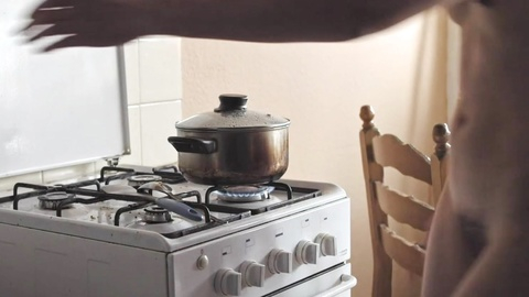 Pic: Hoda Taheri in Mother Prays All Day Long