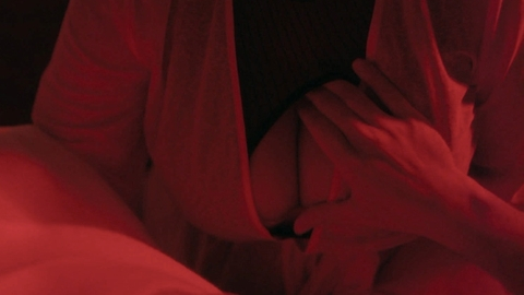 Pic: Jennifer Figuereo in Rub