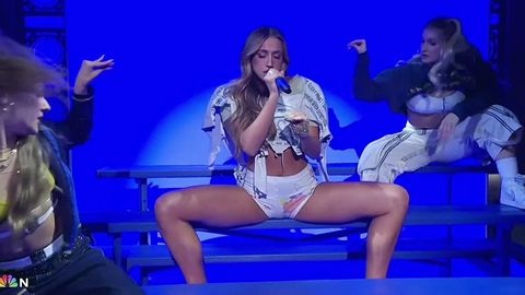 Pic: Tate McRae in Saturday Night Live (1975)