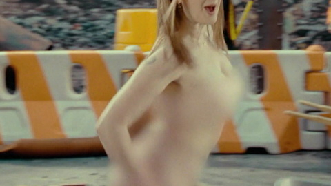 Pic: Chloe Troast in Saturday Night Live