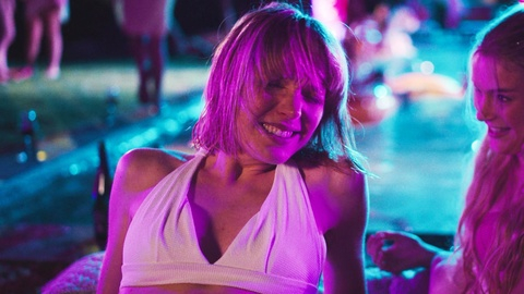 Pic: Emma Moortgat in High Tides