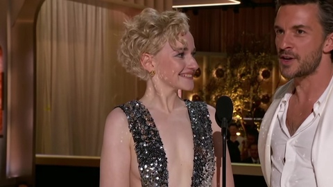 Pic: Julia Garner in Golden Globe Awards