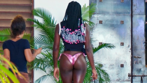 Pic: Brittne Babe in Couple to Throuple