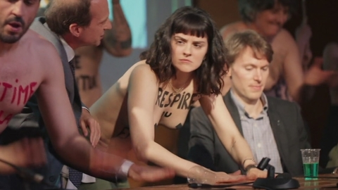 Pic: Noémie Merlant in A Difficult Year (2023)