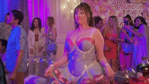 Pic: Catherine Cohen in Girls5eva (2021-2024)