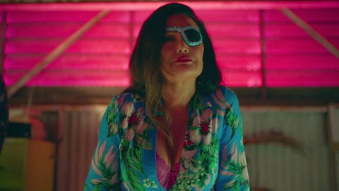 Pic: Tia Carrere in Paradise