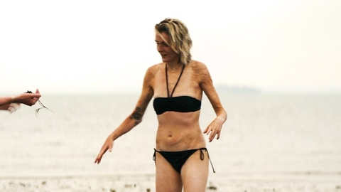 Pic: Vicky Knight in Silver Haze