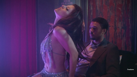 Pic: Jamie Renée Smith in grown-ish