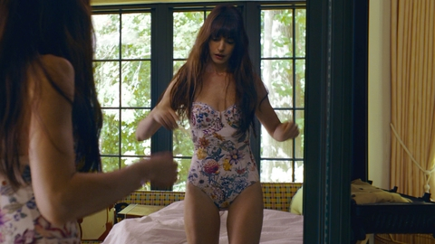 Pic: Anne Hathaway in The Idea of You