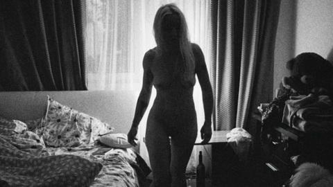 Pic: Ilinca Manolache in Do Not Expect Too Much from the End of the World