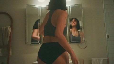 Pic: Courtney Eaton in Parachute (2024)