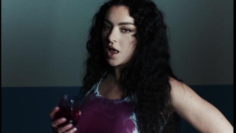 Pic: Charli XCX in 360