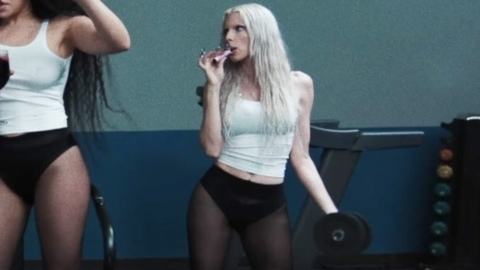 Pic: Julia Fox in 360 (2024)