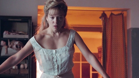 Pic: Léa Seydoux in The Beast
