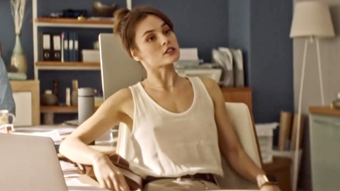 Pic: Angelina Strechina in Sisters