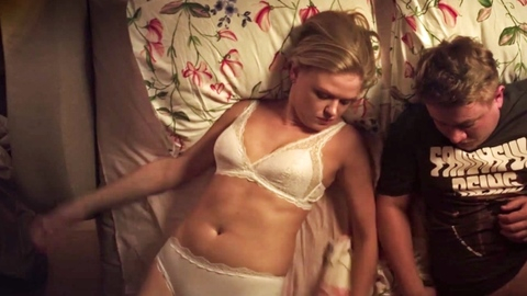 Pic: Anna Kotova in Sisters