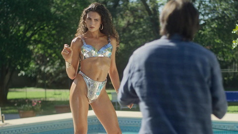 Pic: Mina Serrano in Cris Miró (She)