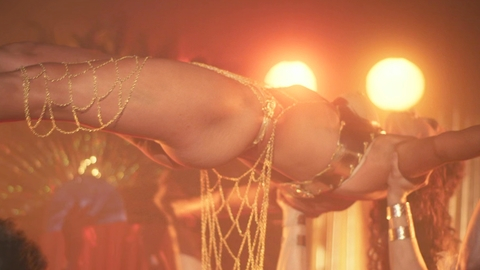 Pic: Mina Serrano in Cris Miró (She)