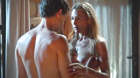 Pic: Meryem Uzerli in RU