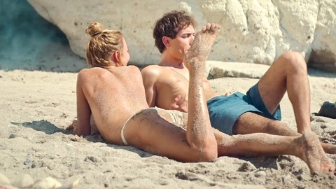 Pic: Meryem Uzerli in RU