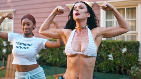 Pic: Katy Perry in Woman's World