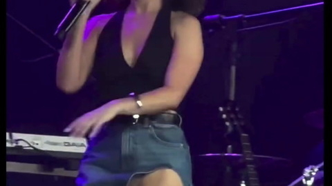Pic: Maren Morris in Willie Nelson's 4th of July Picnic