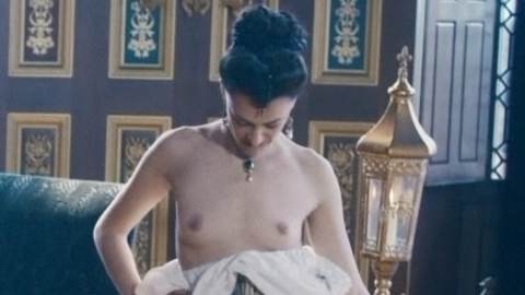 Pic: Solenn Mara-Lewis in The Serpent Queen