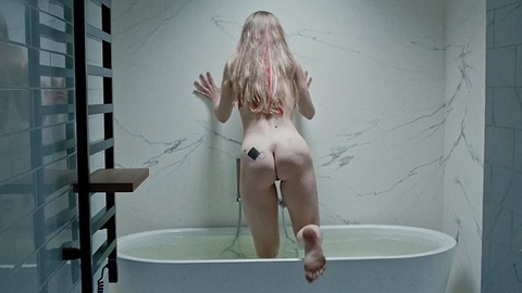 Pic: Anastasiia Pustovit in Between Us