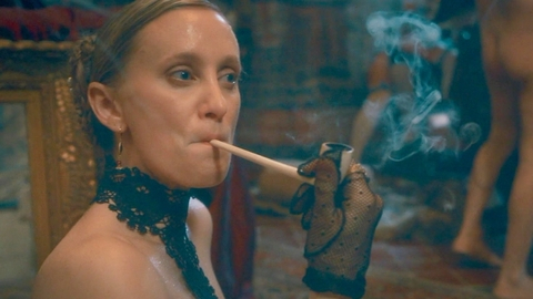 Pic: Anaël Snoek in The Serpent Queen