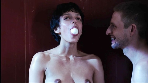 Pic: Noée Abita in First Case