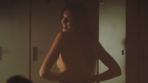 Pic: Kaia Gerber in Shell (2024)