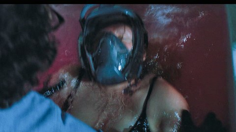 Pic: Elisabeth Moss in Shell