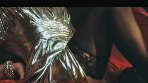 Pic: Kate Hudson in Shell