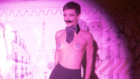 Pic: Mary-Grace Dolbel in Emily in Paris